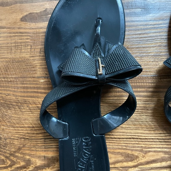 Ferragamo Sandals for the beach or pool. - Picture 2 of 4